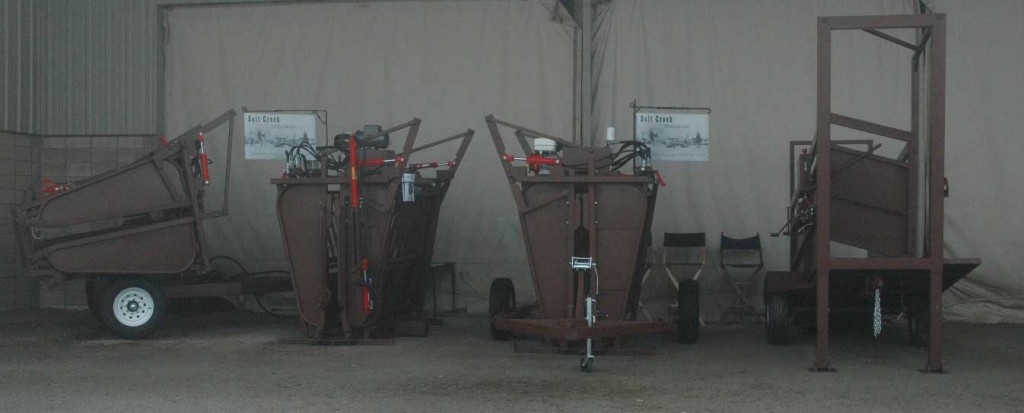 Loading chute, hydraulic chute, and squeeze chute built by Salt Creek Chutes